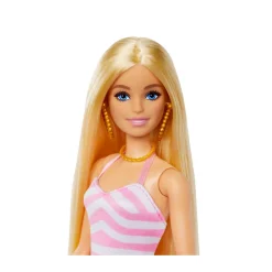 Barbie Bambola Bionda Con Costume Da Bagno Rosa E Bianco, Pareo A Pois, Cappello Da Sole, Tote Bag E Tanti Accessori Da Spiaggia, 3+ Anni, Hpl73