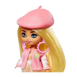 Barbie Barbie Extra Mini Minis, Bambola Bionda Con Basco E Giacca In Stile College, Borsetta A Forma Di Orsacchiotto Gommoso, Abiti E Accessori, Giocattolo Per Bambini, 3+ Anni, Hln48