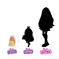 Barbie Barbie Extra Mini Minis, Bambola Bionda Con Basco E Giacca In Stile College, Borsetta A Forma Di Orsacchiotto Gommoso, Abiti E Accessori, Giocattolo Per Bambini, 3+ Anni, Hln48