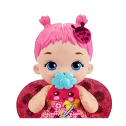 My Garden Baby Bambola Junior Coccinella Con Ali Soffici E Dolce Profumo Floreale, Con Un Pannolino Riutilizzabile, Biberon E Accessori, Giocattolo Per Bambini, 3+ Anni, Hmx27